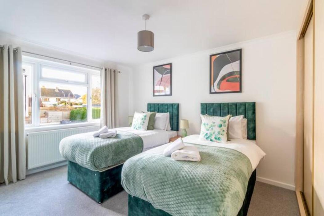 Large Sea View 2 Bedroom Sleeps 6 - Free Parking Борнмут Экстерьер фото